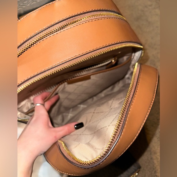Michael Kors Backpack & wallet bundle - Picture 2 of 6